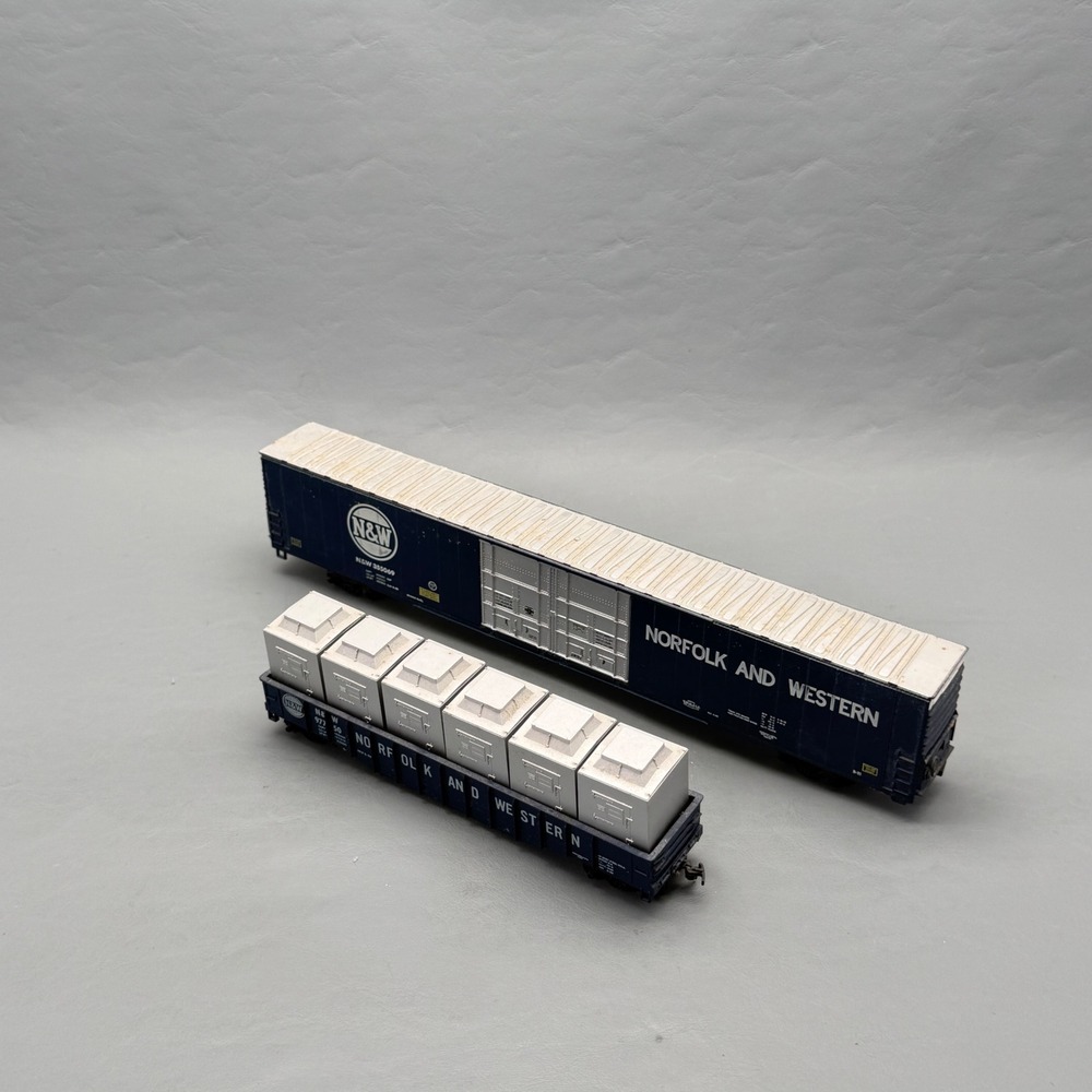 Athearn HO Scale Norfolk & Western 86' Hi-Cube & 50' Gondola Lot